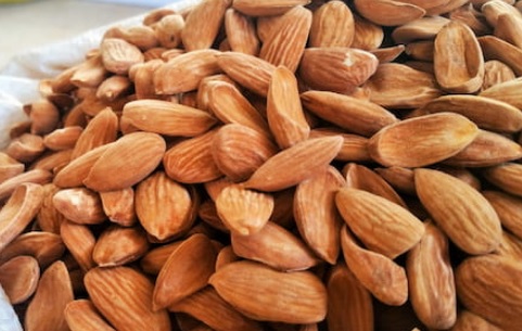 فروش و قیمت عمده مغز بادام مینی مامایی